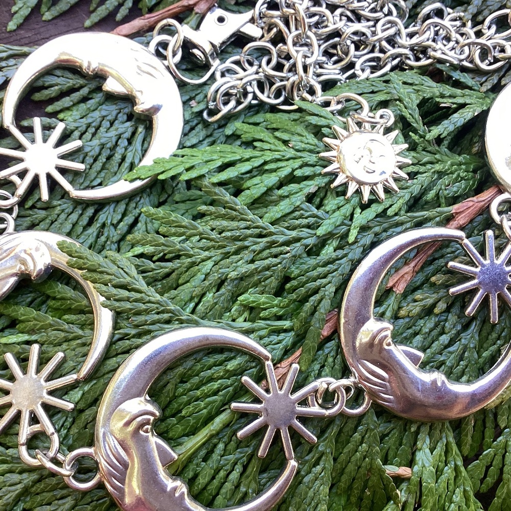 Metal Half Crescent Moon Detail Link Chain Belt